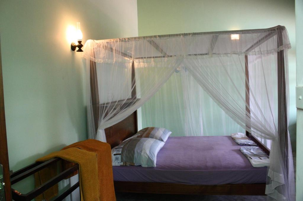Time N Tide Beach Resort Hikkaduwa Oda fotoğraf