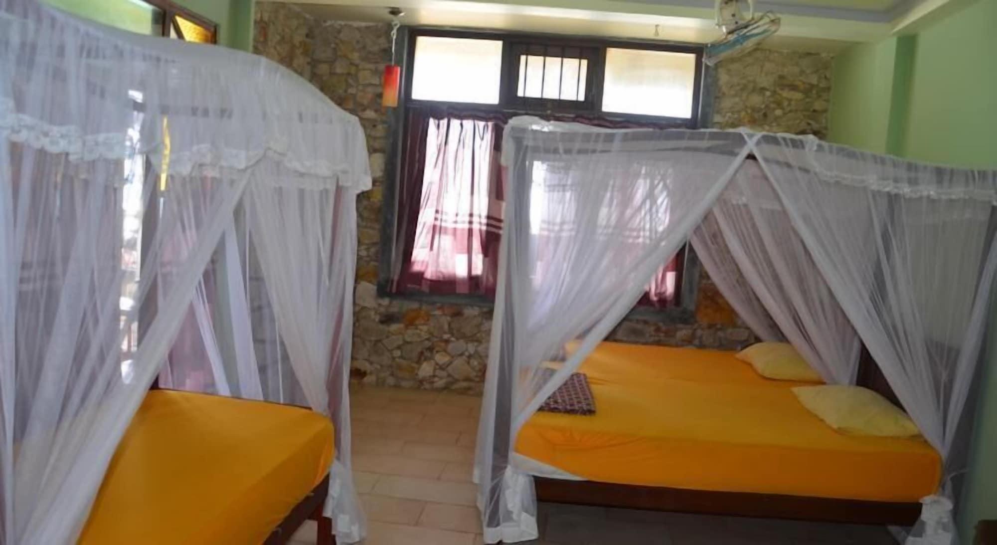 Time N Tide Beach Resort Hikkaduwa Dış mekan fotoğraf