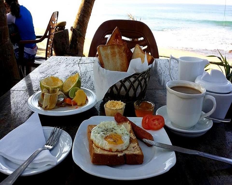 Time N Tide Beach Resort Hikkaduwa Dış mekan fotoğraf