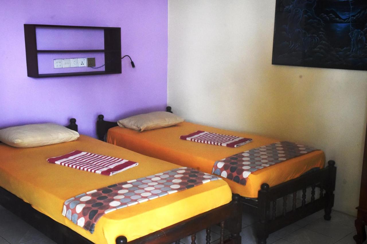 Time N Tide Beach Resort Hikkaduwa Dış mekan fotoğraf